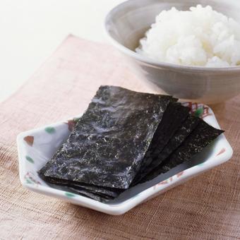 白ごはんと海苔 白ごはんと海苔 朝ごはん,海苔,漬物の写真素材