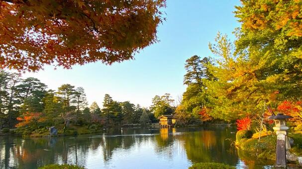 晩秋・早朝の兼六園 兼六園,金沢,石川の写真素材