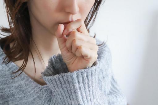 咳をする女性　風邪気味 咳をする,咳,女性の写真素材