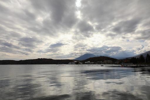 紅葉　長野県　野尻湖 湖,自然,景色の写真素材