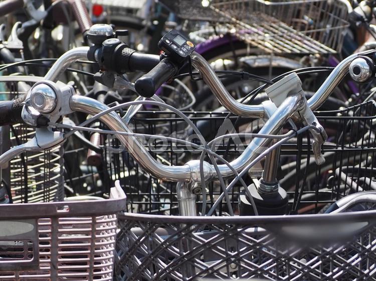 たくさんの自転車 たくさん,自転車,カゴの写真素材