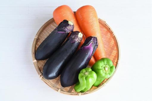 野菜(なす、ピーマン、にんじん) 野菜,なす,茄子の写真素材