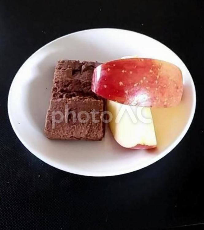 焼き菓子ブラウニーとりんごサンふじ 焼き菓子,ブラウニー,りんごの写真素材