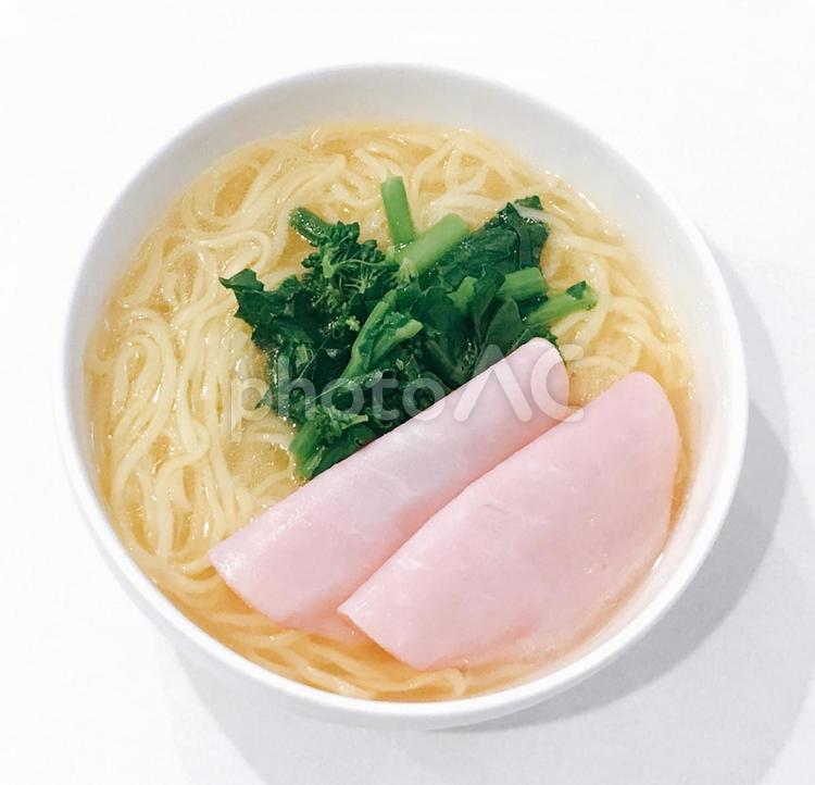 塩らーめん 塩らーめん,ハム塩らーめん,柚子塩らーめんの写真素材