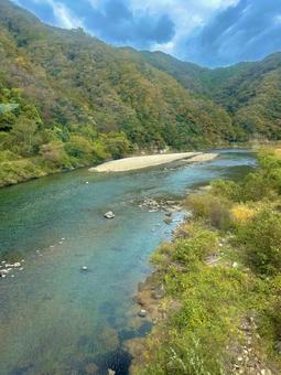 河川敷 河川敷,川,山の写真素材