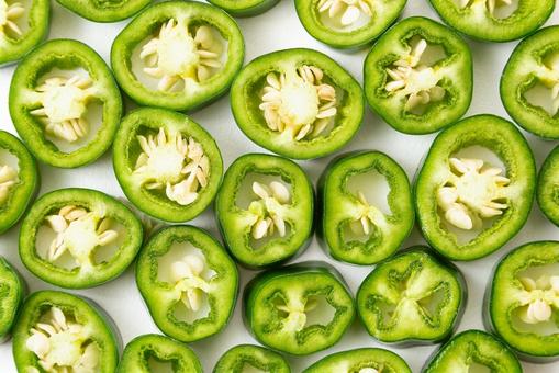 白背景にハラペーニョ 白背景にハラペーニョ ハラペーニョ,野菜,唐辛子の写真素材