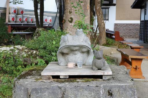 カエルとうさぎ(正面) 大内宿,カエル,蛙の写真素材