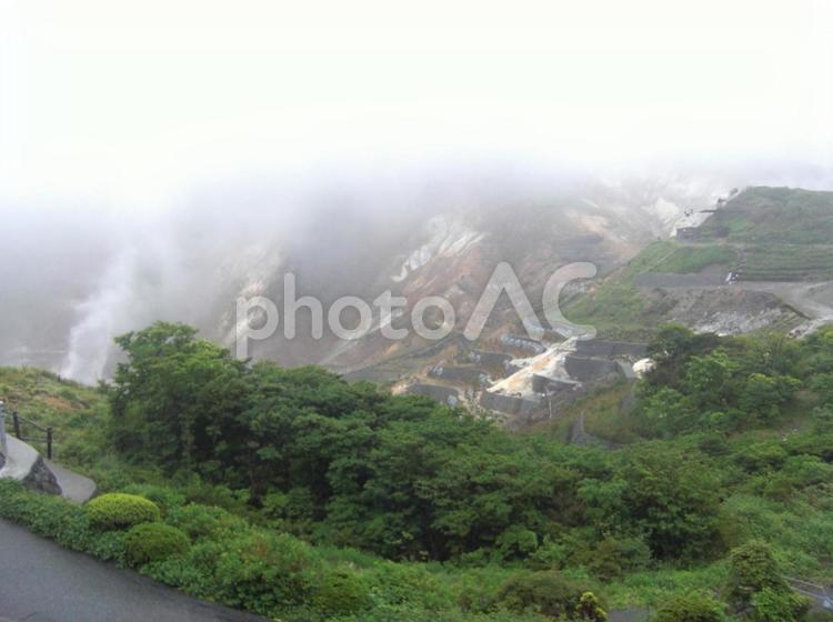 大涌谷　小雨の日 箱根,大涌谷,小雨の写真素材