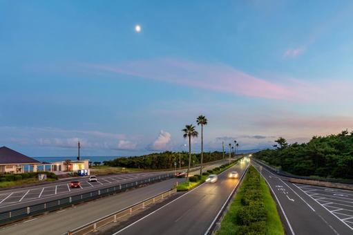一ッ葉有料道路パーキング見た夕景 一ッ葉有料道路パーキング見た夕景 夕焼け,夕日,夕暮れの写真素材