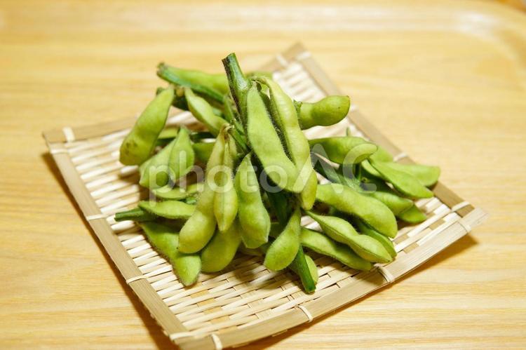 枝付き枝豆 旬,夏,野菜の写真素材
