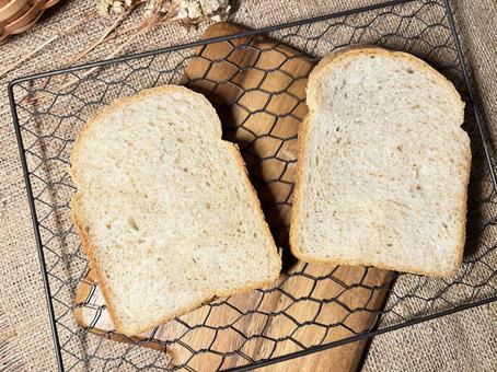 全粒粉入り食パン 全粒粉,食パン,パンの写真素材