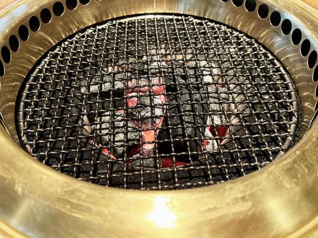 焼肉レストランのロースターの網 ロースター,焼肉,網の写真素材