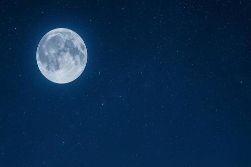 満月と星空が広がる幻想的な夜空・天体観測 満月と星空が広がる幻想的な夜空・天体観測の写真