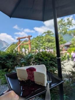 上高地とチーズケーキ 上高地とチーズケーキの写真