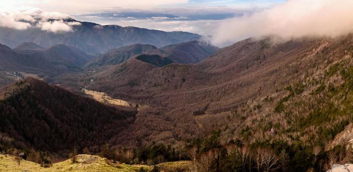 美ヶ原高原から望む広大な山肌 美ヶ原高原から望む広大な山肌 高原,崖,岩場の写真素材