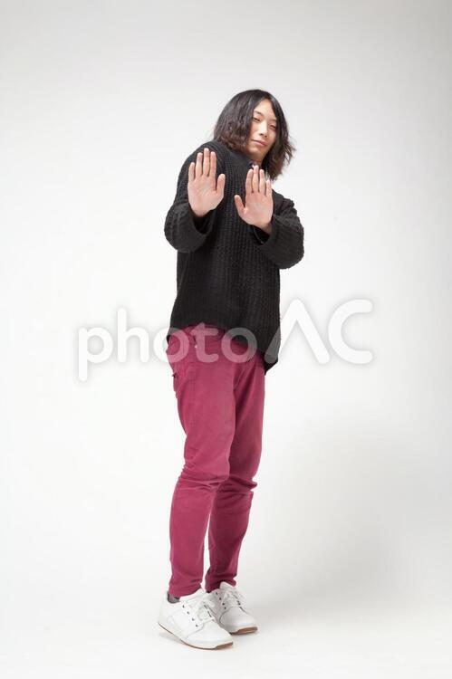 日常で使えそうなポーズ 人物の写真素材