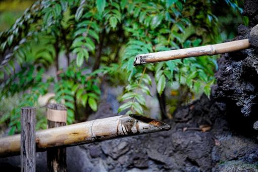 ししおどし 獅子脅し,鹿威し,日本庭園の写真素材