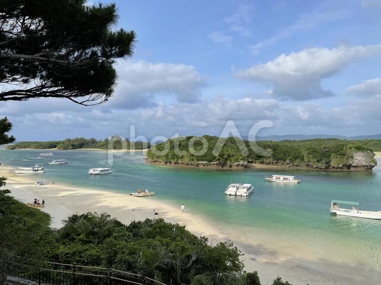 石垣島の絶景スポット「川平湾」 川平湾,かびらわん,石垣島の写真素材
