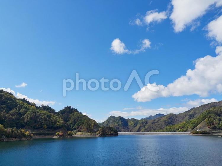 秋の奥三川湖・南相木ダム 秋,奥三川湖,南相木ダムの写真素材