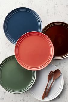 色々な皿 カラフル,皿,カトラリーの写真素材