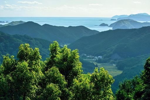 紀伊長島の湾を一望、熊野古道荷坂峠の風景 紀伊長島の湾を一望、熊野古道荷坂峠の風景 荷坂峠,絶景,紀伊長島の写真素材