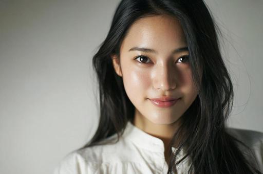 微笑む美しい黒髪日本女性 微笑む美しい黒髪日本女性の写真
