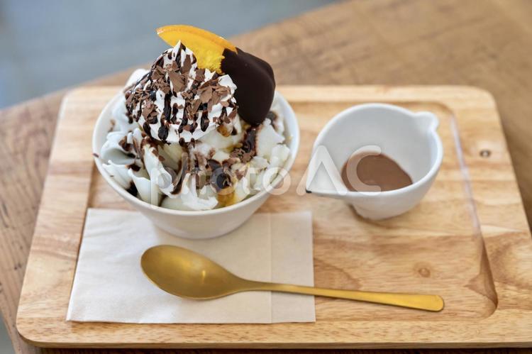 チョコソース付きチョコオレンジかき氷 かき氷,夏,チョコの写真素材