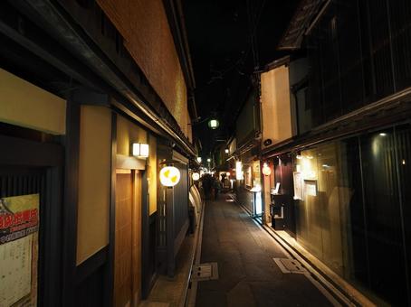 京都の夜、先斗町 先斗町,京都,夜の街の写真素材