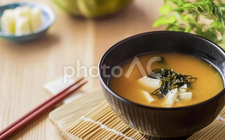 日本の伝統的な味噌汁 味噌汁,和食,日本食の写真素材