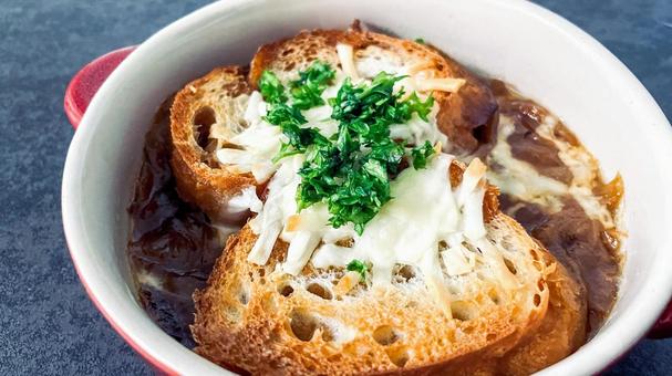 とろけるチーズのオニオングラタンスープ とろけるチーズのオニオングラタンスープ オニオングラタンスープ,スープ,玉ねぎの写真素材