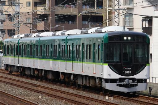 京阪13000系 京阪13000系の写真