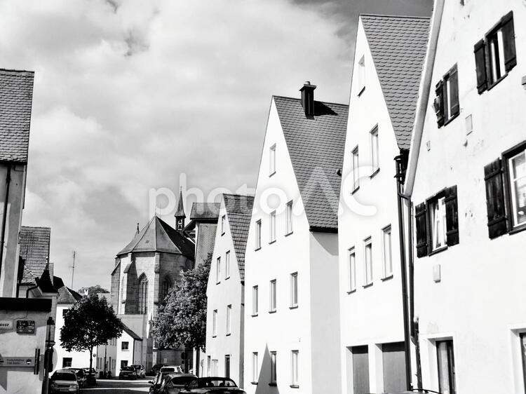 ネルトリンゲンの風景８　白黒　５月 ネルトリンゲン,ドイツ,バイエルン地方の写真素材
