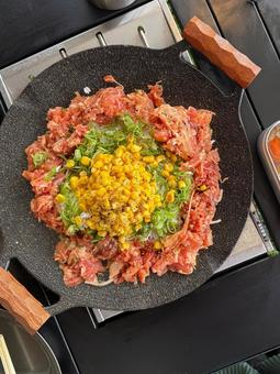 マルチグリドルで肉炒めご飯 マルチグリドルで肉炒めご飯 肉,炒める,マルチグリドルの写真素材