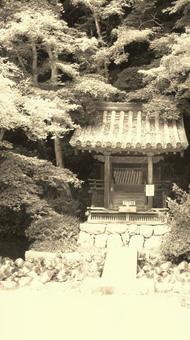 大阪府-観心寺-弁天堂-モノクロ 大阪府-観心寺-弁天堂-モノクロの写真