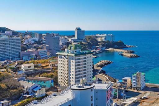 南紀白浜のホテルが建ち並ぶ海岸線 和歌山,南紀白浜,風景の写真素材