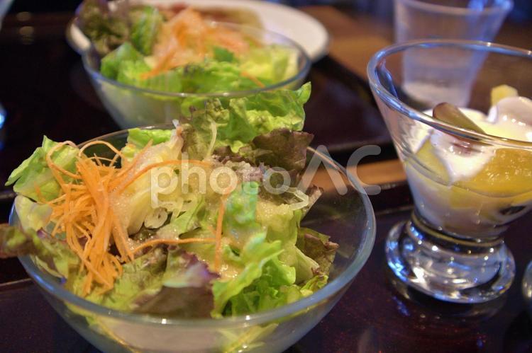 カフェのモーニングセットのミニサラダ サラダ,野菜,健康の写真素材