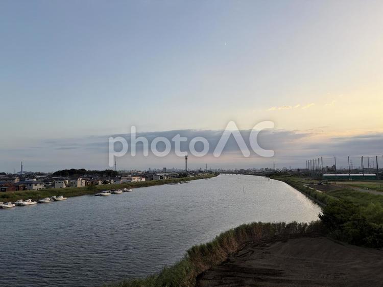 川と夕日 川,景色,昼の写真素材