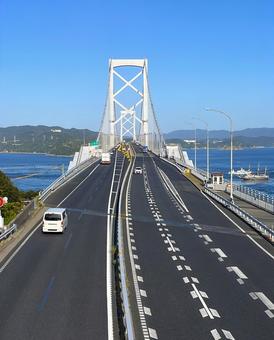 高速道路 高速道路,明石海峡大橋,海の写真素材