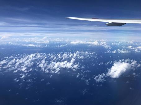 飛行機から見える空 飛行機から見える空の写真