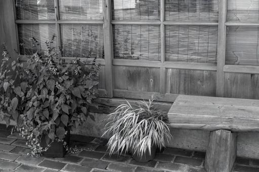 商店の軒先が語る風情ある和の光景 江差町,古い商店,古民家の写真素材