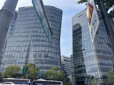 韓国 ソウル ビル ビル群,ビル,韓国の写真素材
