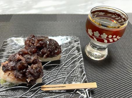 ワインと和菓子 ワインと和菓子 ワイン,和菓子,グラスの写真素材