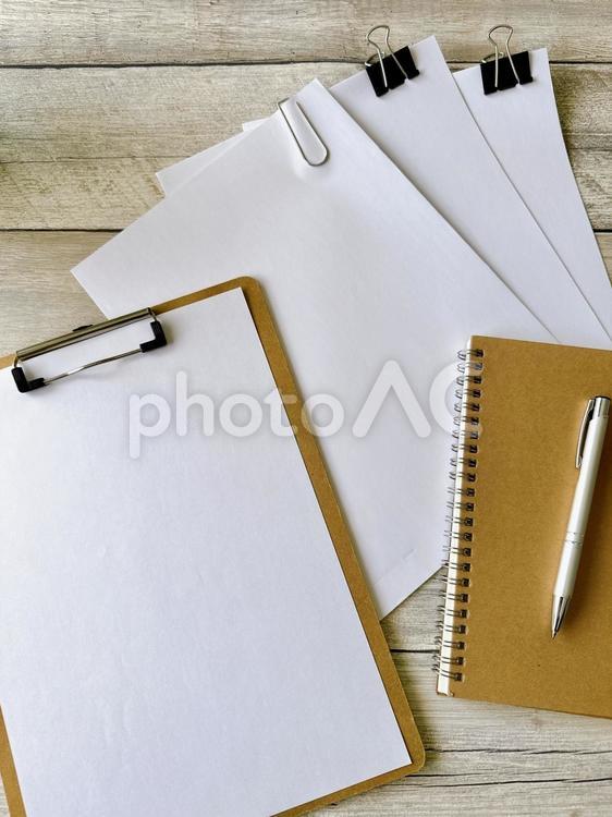 ビジネスイメージ　ペーパーワーク　縦位置 ビジネス,書類,ペーパーワークの写真素材