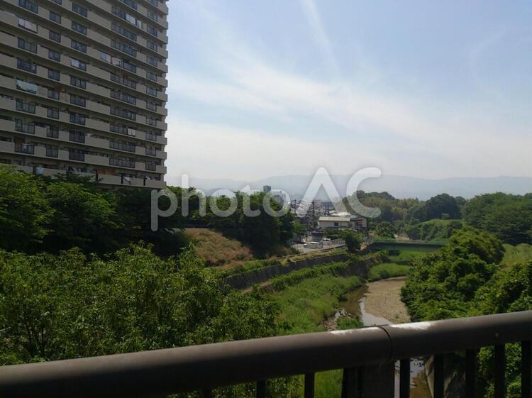 五月の散歩風景/22 マンション,コンクリート,集合住宅の写真素材