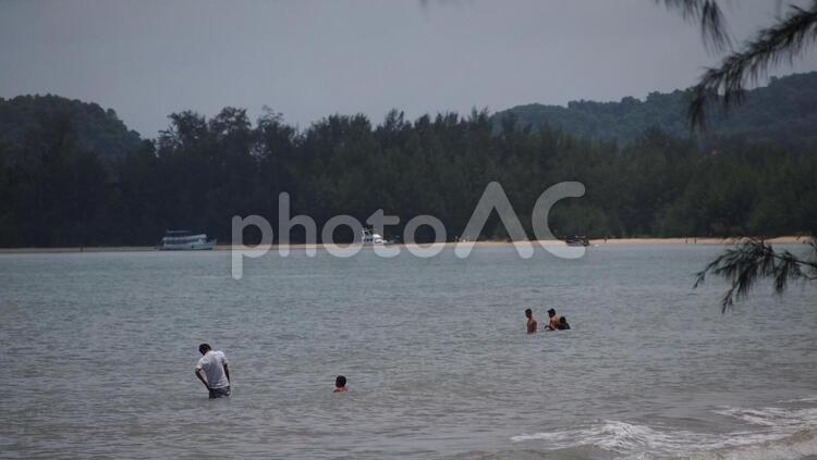 クラビ（タイのビーチリゾート）の砂浜 タイ,クラビ,ビーチの写真素材