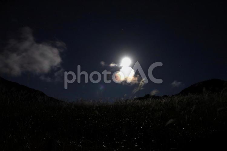 秋のススキの曽爾高原 空,キレイ,夜空の写真素材