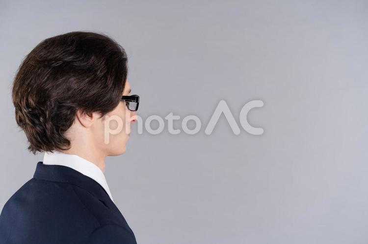 メガネの男性の横顔 男性,ビジネス,スーツの写真素材