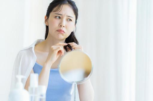 トラブルに悩む女性 ビューティー,美容,女性の写真素材