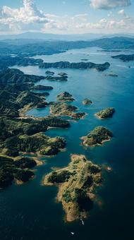 豊かな自然の湖畔景色 豊かな自然の湖畔景色の写真