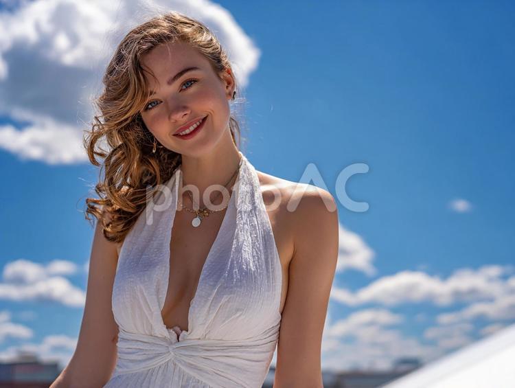 爽やかな夏の日に輝く女性の笑顔 女性,笑顔,ポートレートの写真素材